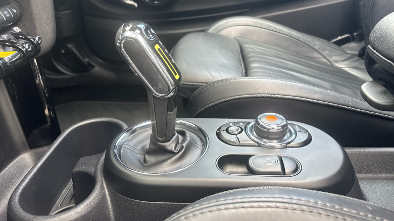 MINI Hatchback 135kW Cooper S Level 3 33kWh 3dr Auto Electric Hatchback